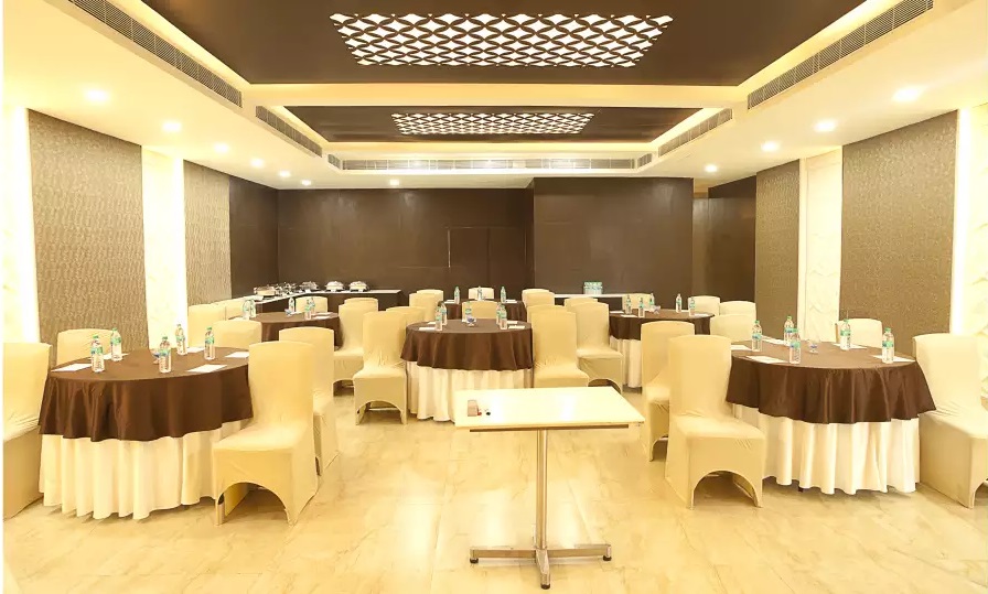 Banquet_Hall_2.jpg