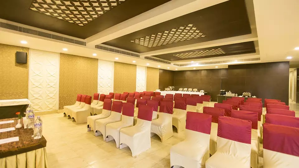 Banquet_Hall_3.jpg