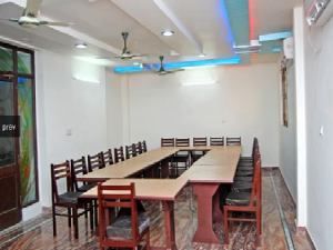 112143_conference_hall.jpg