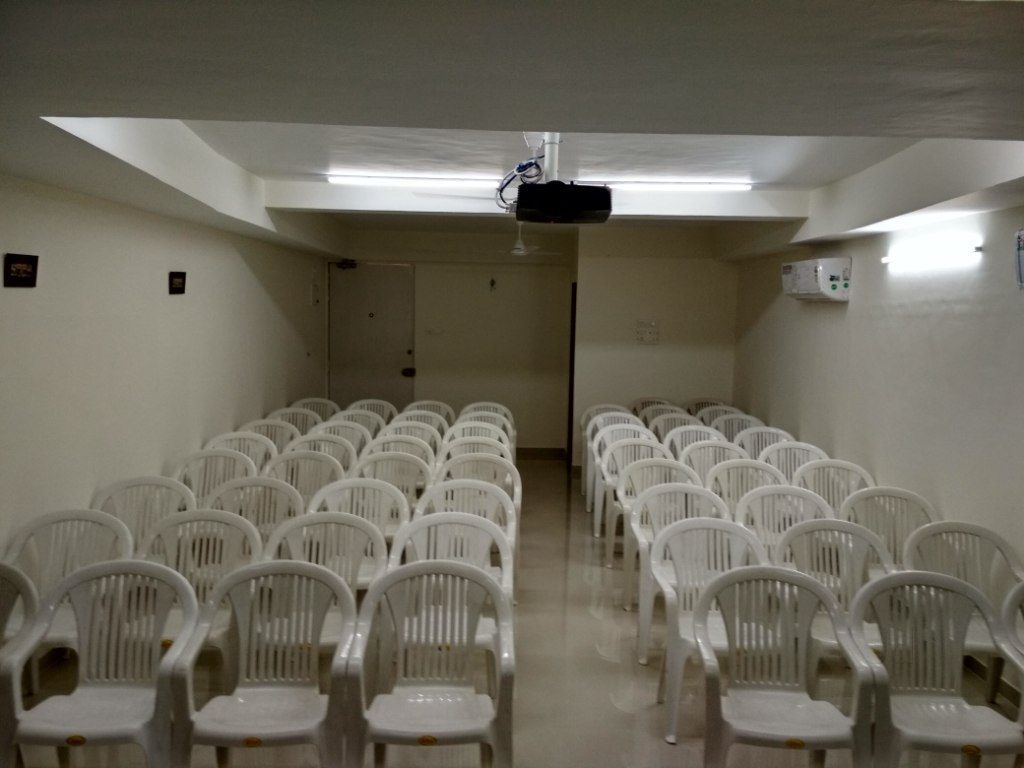 aastha-seminar-and-conference-hall-vesu-surat-conference-halls-51-to-100-seats-204xv2e.jpg