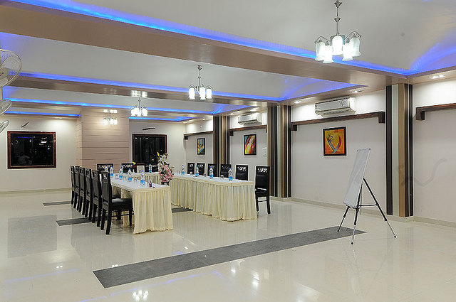 Hotel_Simran_Regency___Raipur_6_jpg_w.jpg